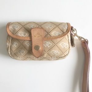 Dooney and Bourke wrist clutch